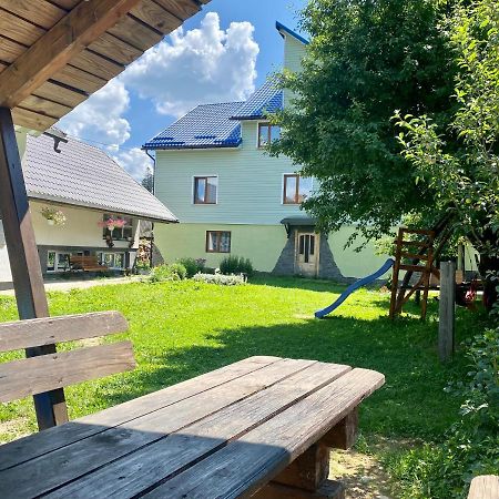 Hotel Medova Hata Verkhnyaya Rozhanka Esterno foto