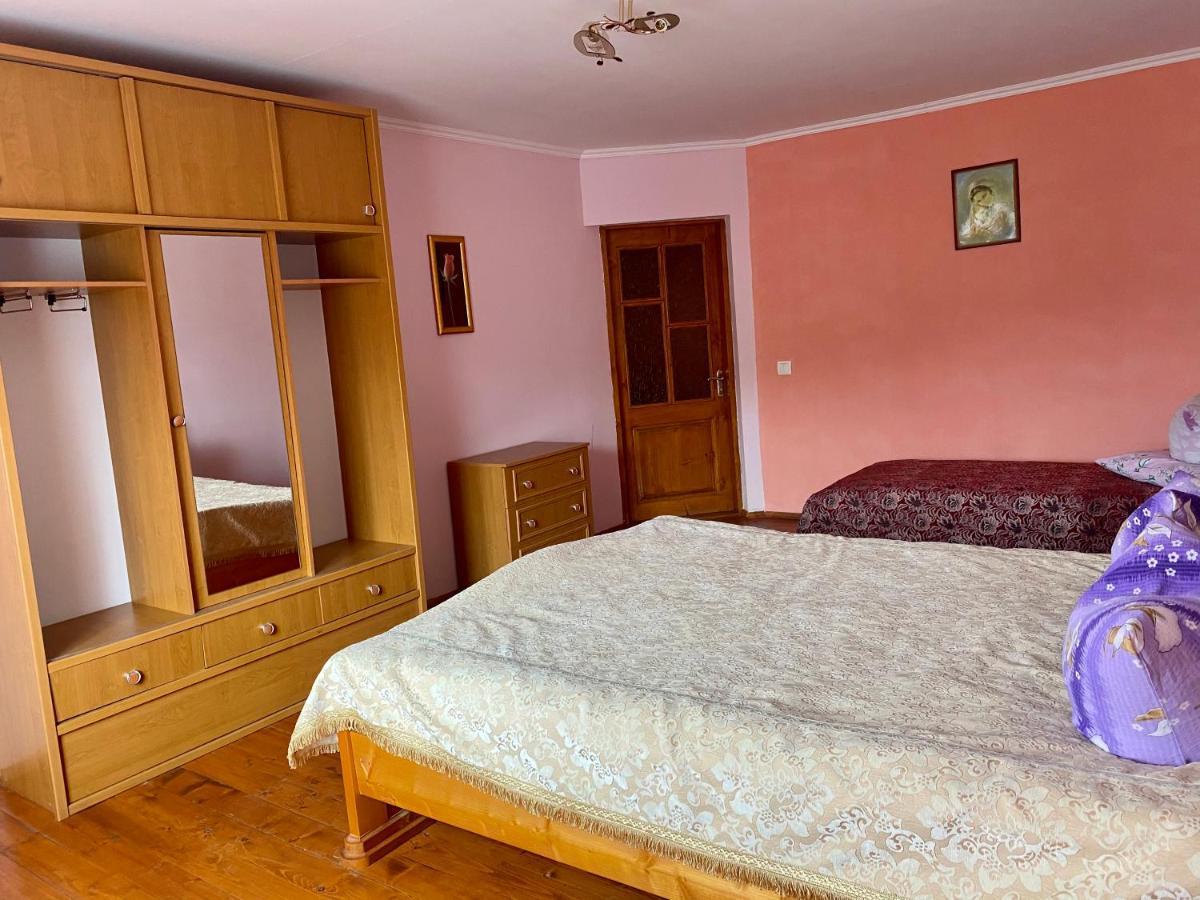 Hotel Medova Hata Verkhnyaya Rozhanka Esterno foto
