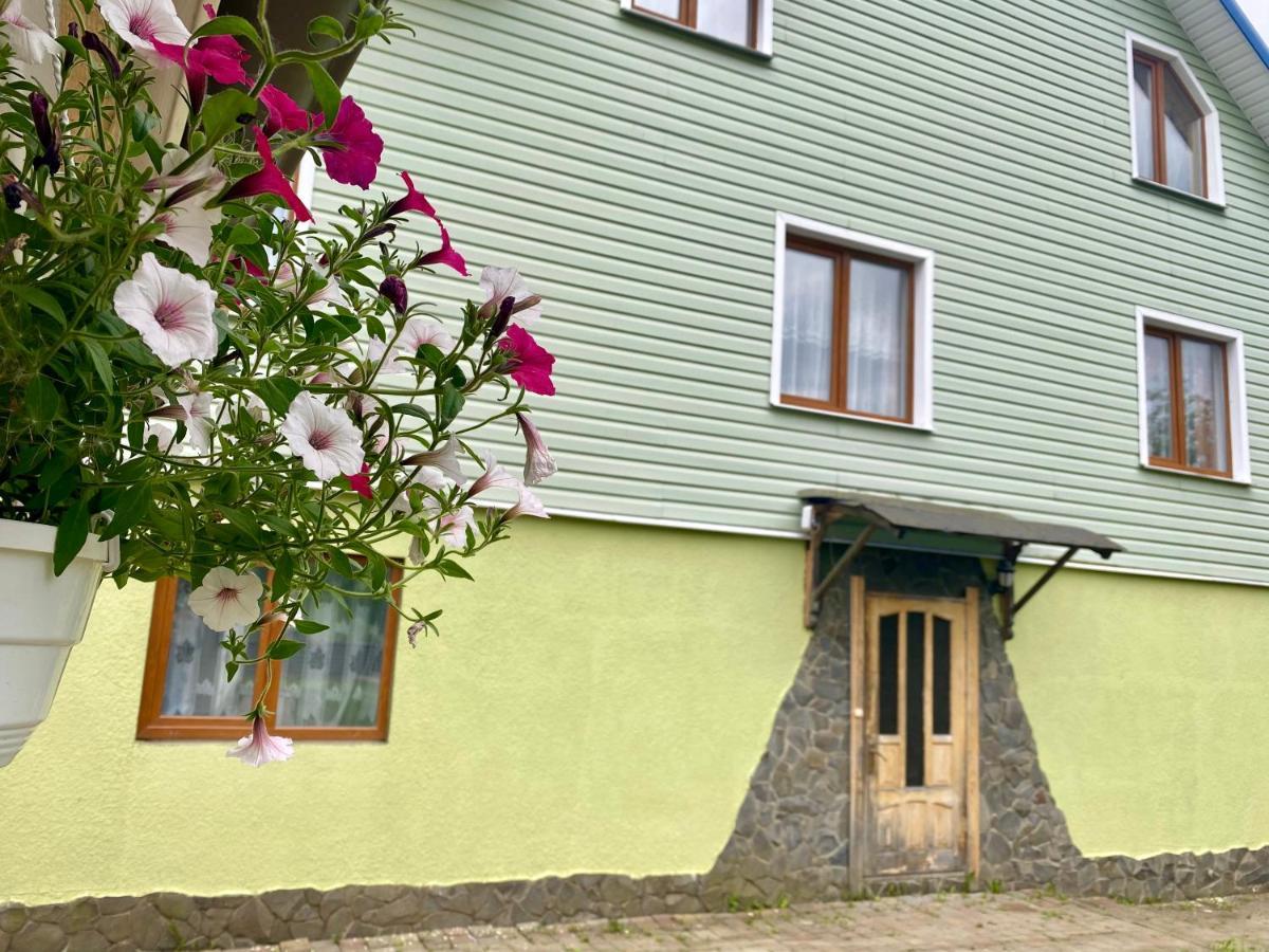 Hotel Medova Hata Verkhnyaya Rozhanka Esterno foto