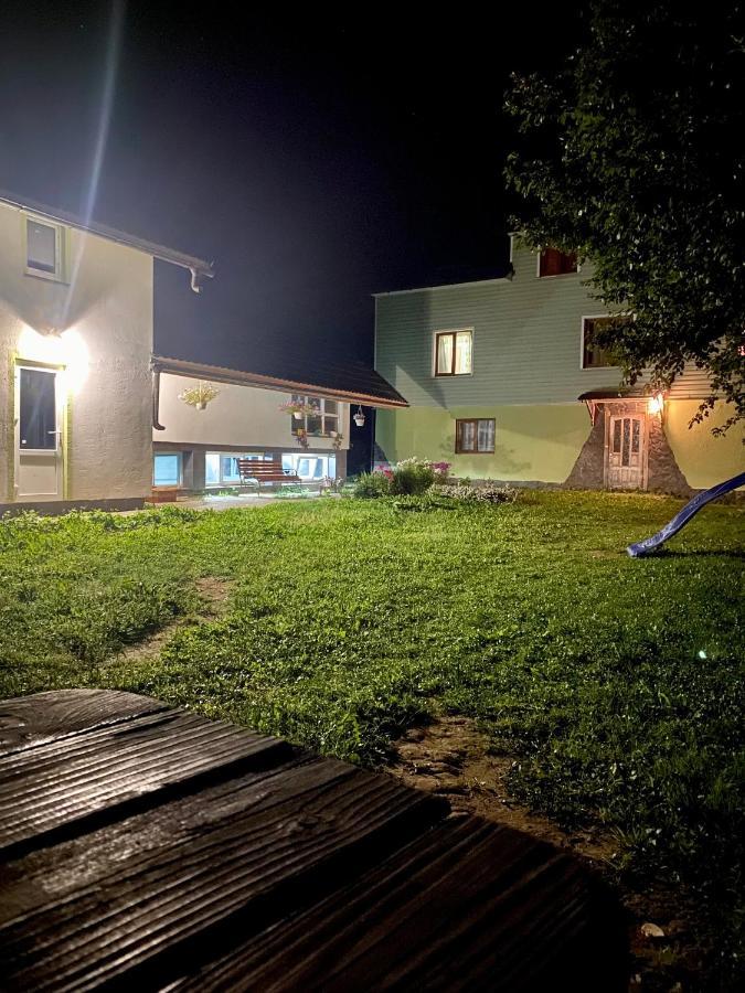 Hotel Medova Hata Verkhnyaya Rozhanka Esterno foto